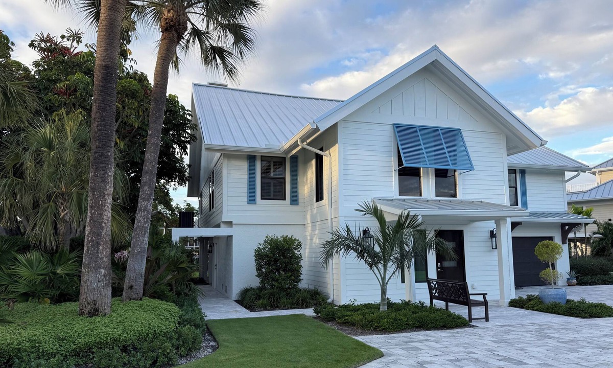 Sanibel House | Gorgeous canal front home east end Sanibel. Walk to beach, restaurants, biking.