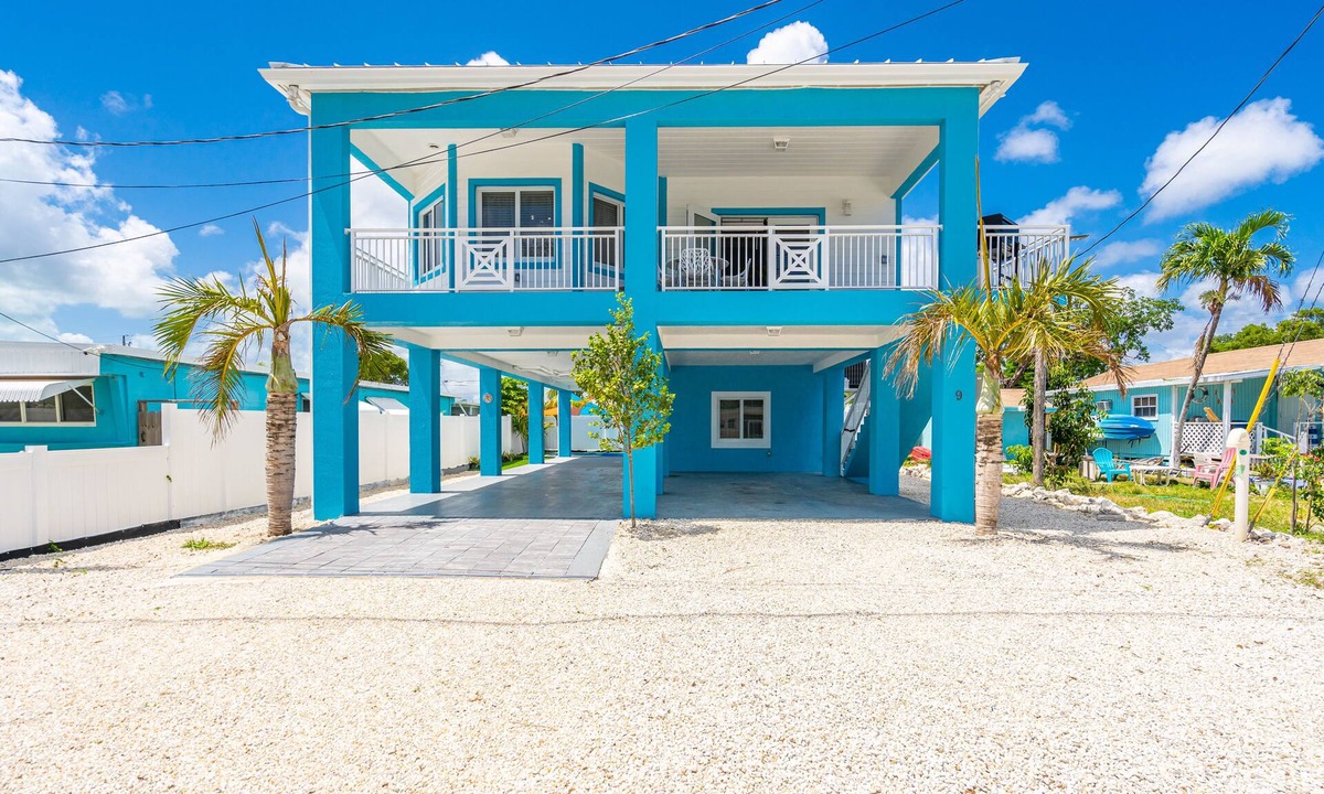 Key Largo House | GORGEOUS SEA THEMED 2 STORY HOME W/PRIVATE POOL AND BEACH ACCESS