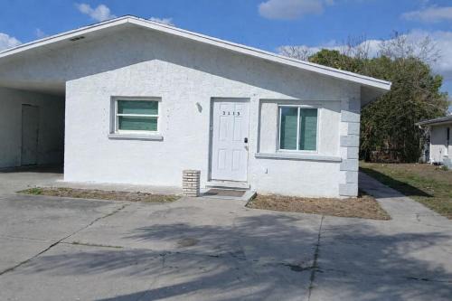 Fort Myers Apartment | GpL 3115 A Family Get Away
