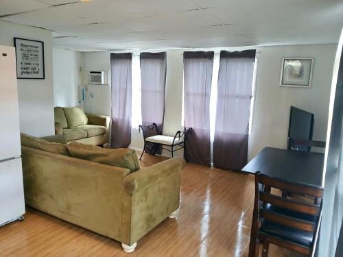 Fort Myers House | GpL 4134 Rear Apartment