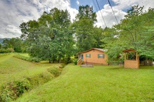 Murphy House | Grand Murphy Cabin w/Fire Pit & Game Room!
