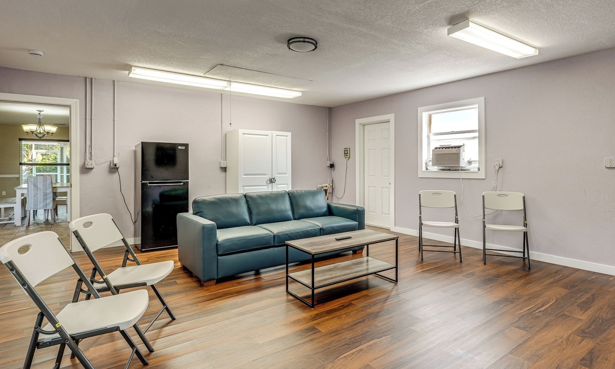 Walsingham Cottage | Great for Digital Nomads! Spacious Home in Largo