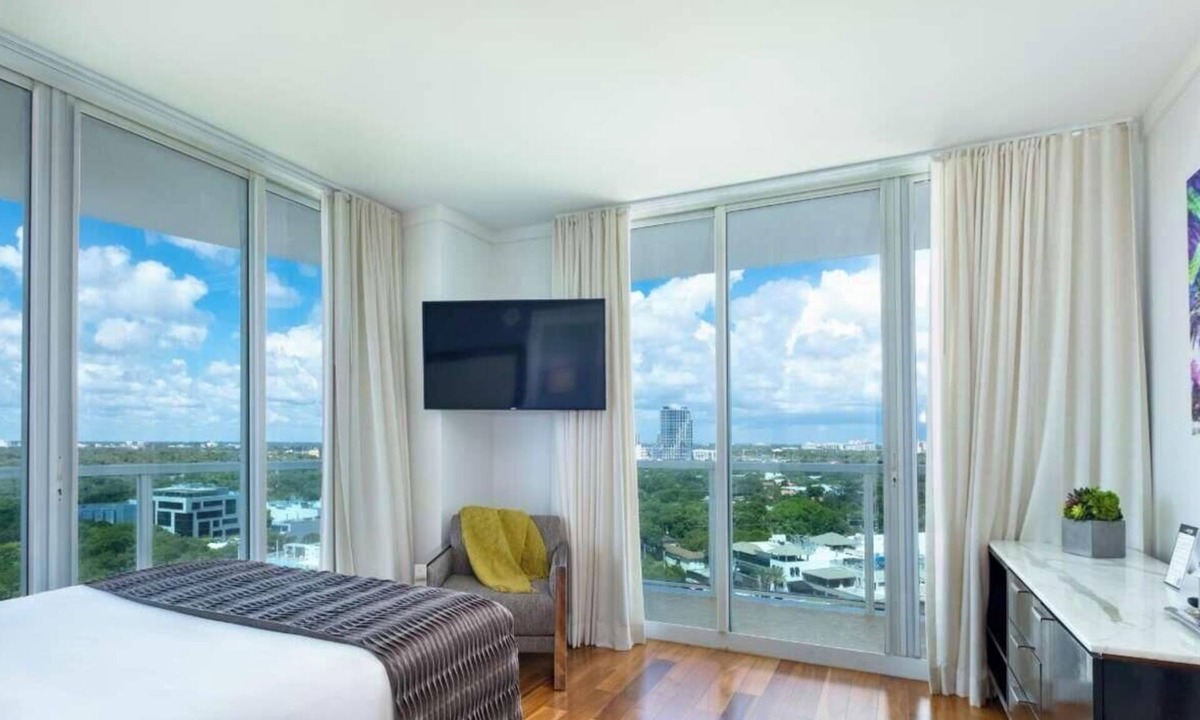 Coconut Grove Apartment | Grove 1BR/1.5BA Suite | Panoramic Bay Views