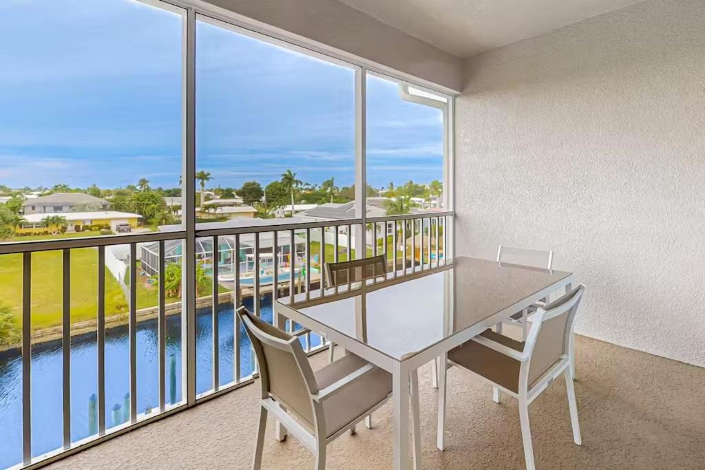 Yacht Club House | Gulf Access with Boat Slip, Heated Saltwater Pool, Dog-Friendly - Bacino Vista #302 - Roelens