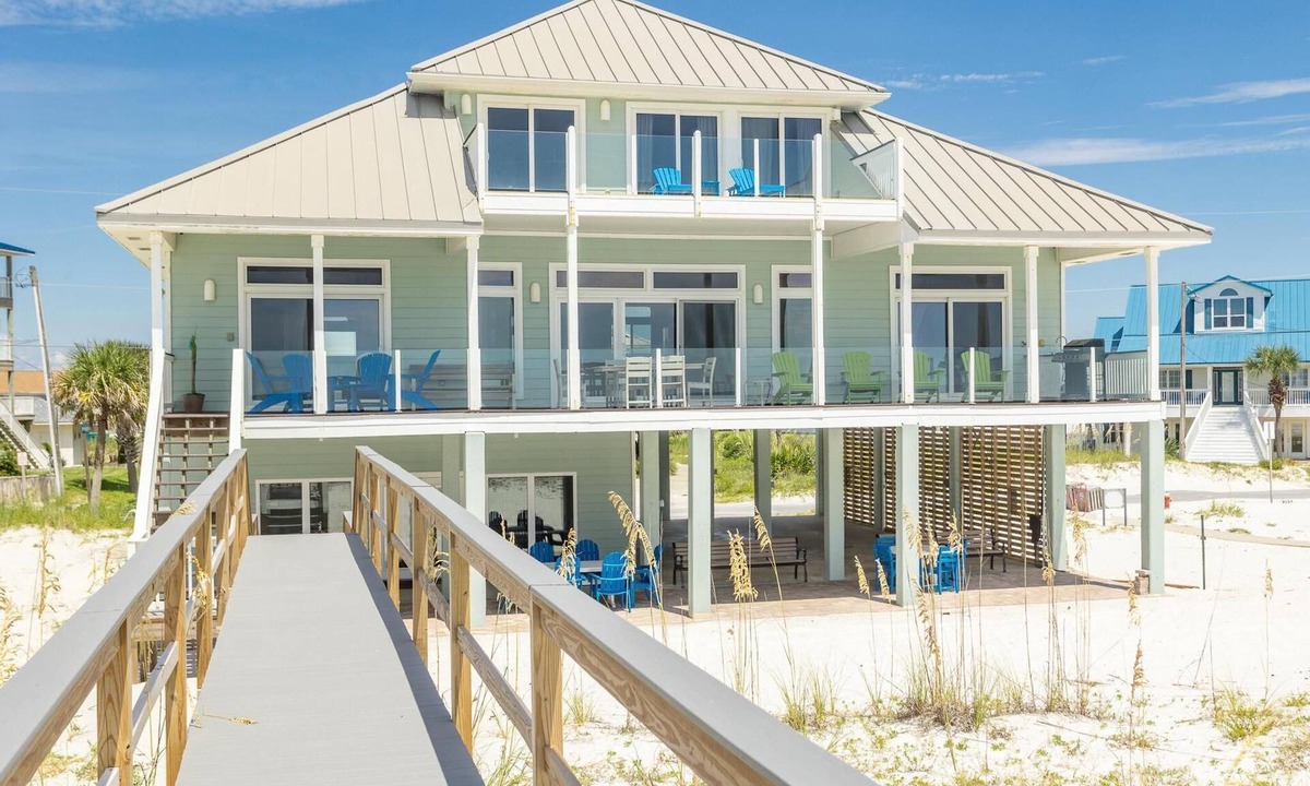 Villa Segunda House | Gulf Front 5 BR Home | Brand New Private Pool | Event Friendly | Sleeps 21