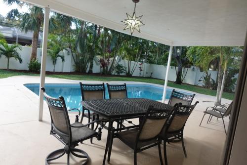 Central Beach House | H-1 746 Fiddlewood Rd Vero Beach Florida