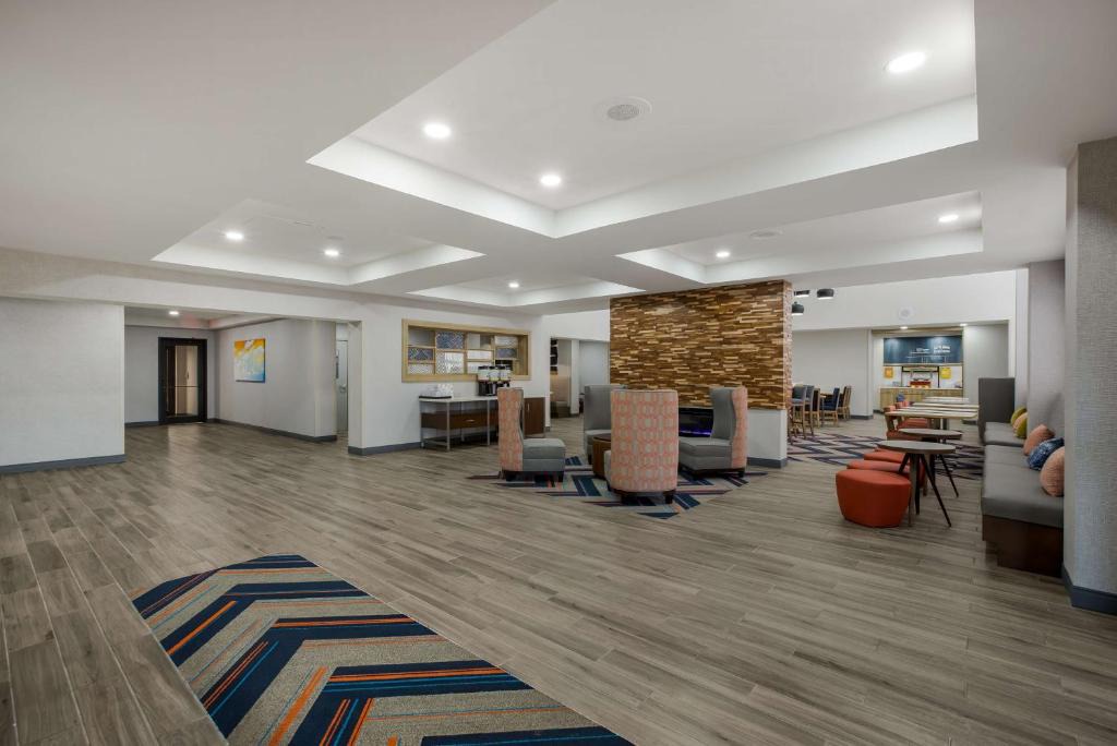 Linden Hotel | Hampton Inn Linden