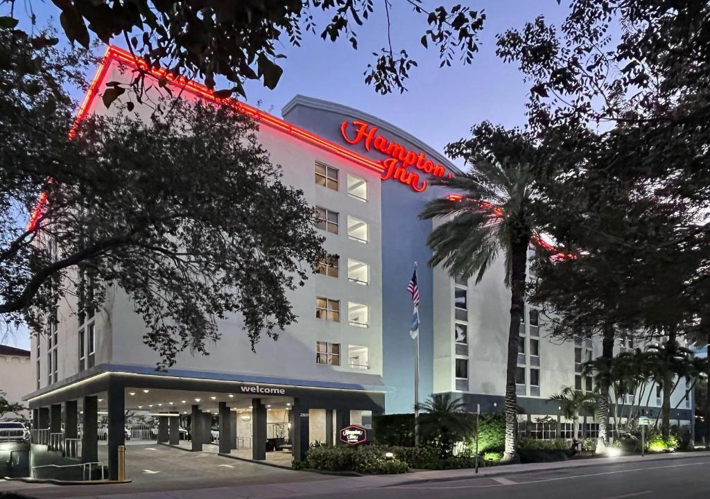 Coconut Grove Hotel | Hampton Inn Miami-Coconut Grove/Coral Gables