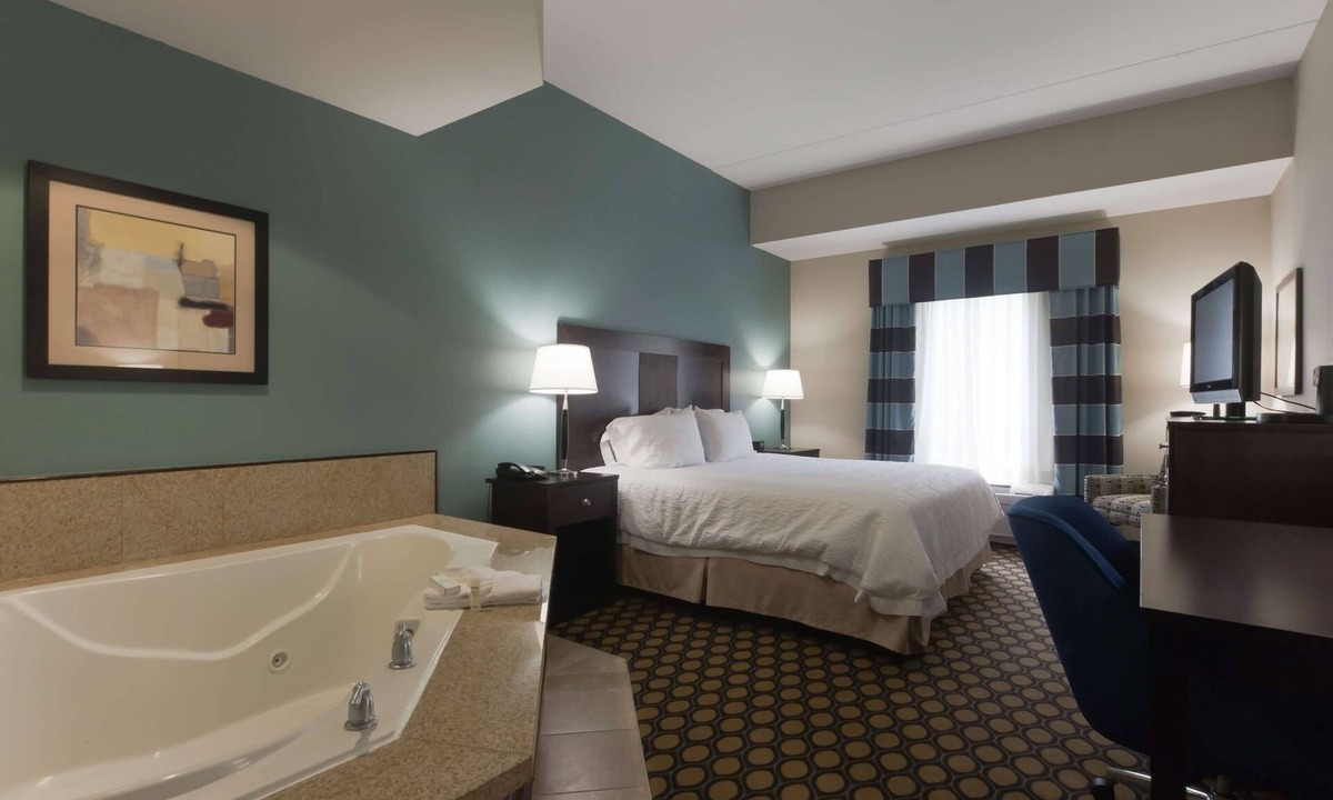 North Brunswick Hotel | Hampton Inn North Brunswick/New Brunswick