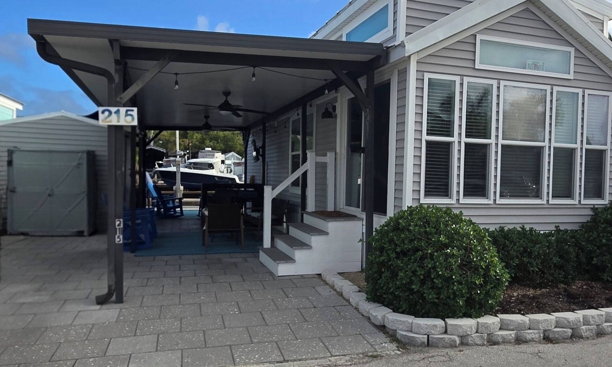 Key Largo Village House | Happier in the keys- waterfront tiny home in Key Largo