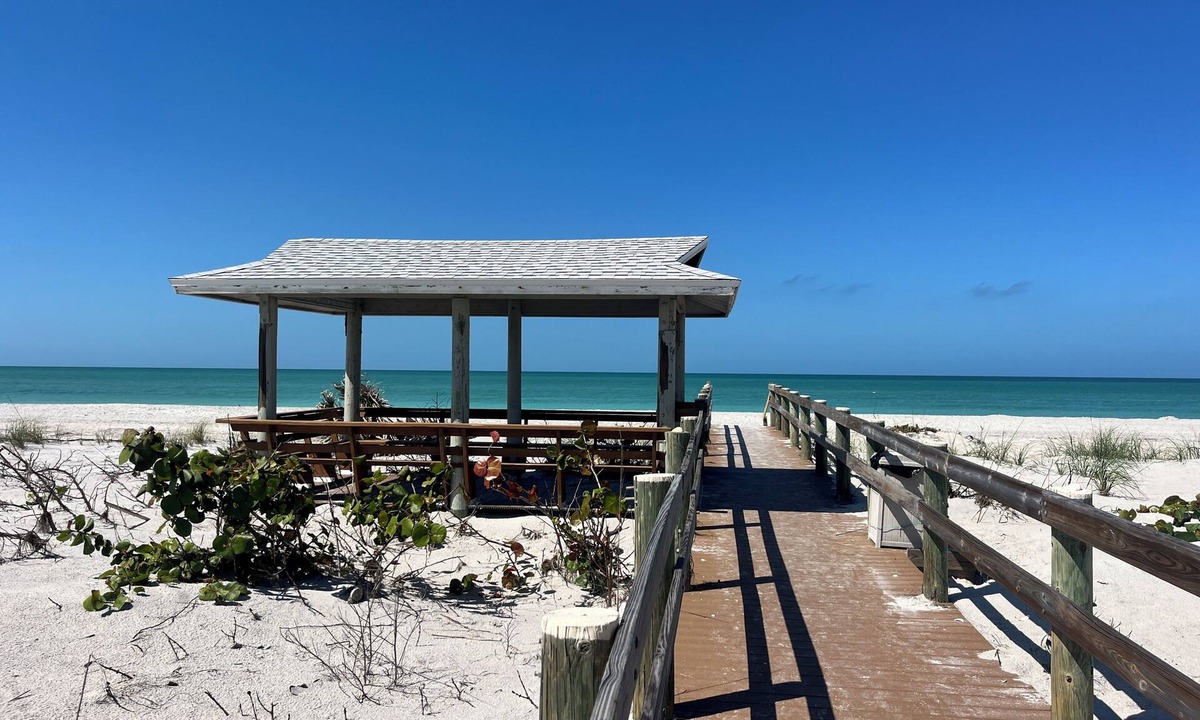 Placida Condo | HAPPY HIDEAWAY - Closest Gulf-Front Unit to the Beach – No Resort fees. Sleeps 6