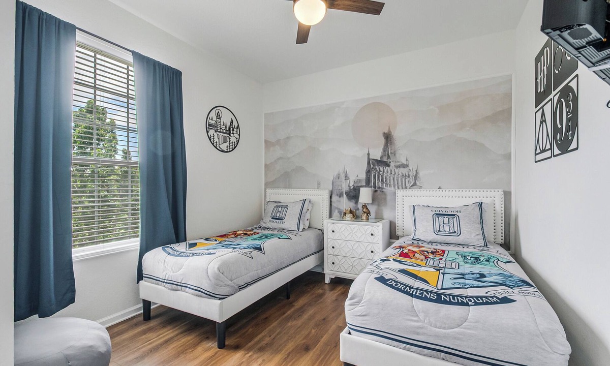 Windsor Hills Condo | Harry Potter Condo - Close to Disney Windsor Hills 3BR + Pool - No Resort Fees!