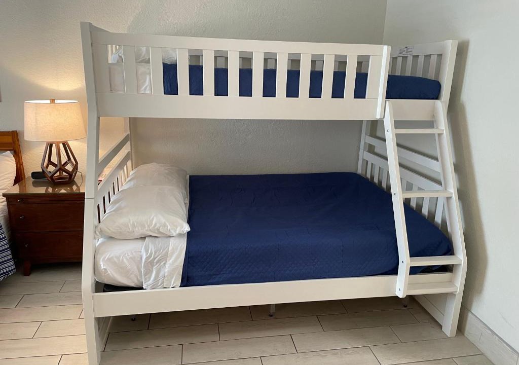 Trailer Estates Apartment | Heated Pool, Bunk Beds, King Bed, Huge TV, Marina, Tiki Bar