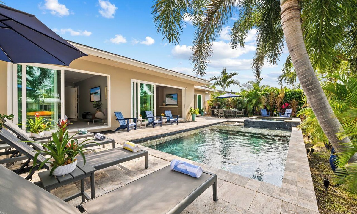 Wilton Manors House | Heated Pool, Modern Spacious Waterway Home Offering Comfort, Style & Total Relaxation!