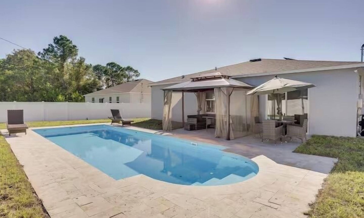 Port Saint Lucie House | Heated Pool Near Beach Outdoor Dining + Gazebo
