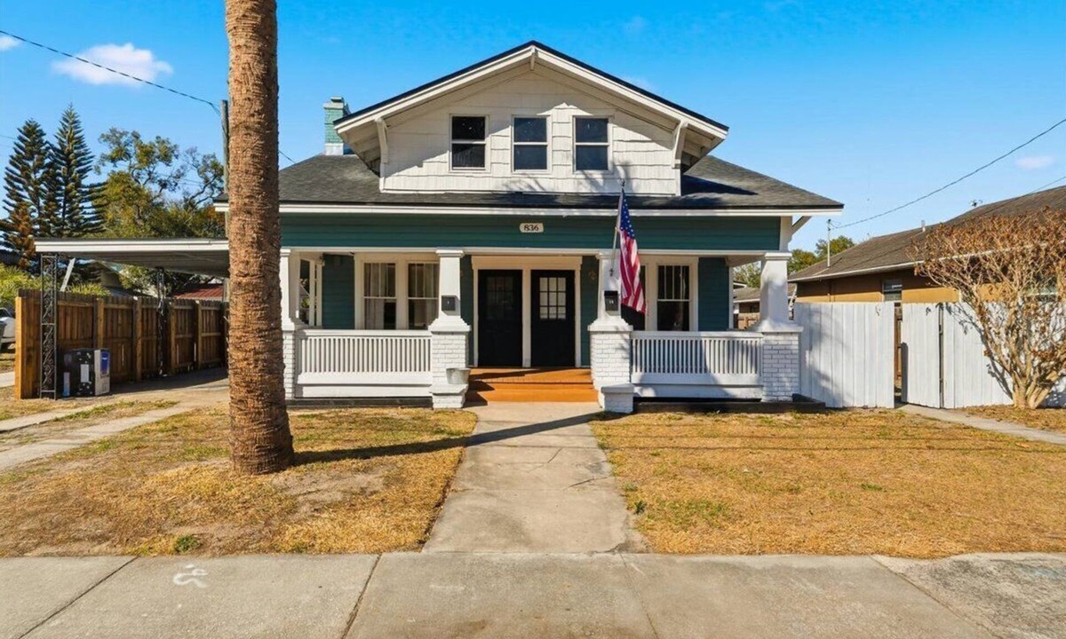 Downtown House | Historic Lemon Porch: Walk to Lake Mirror & Downtown