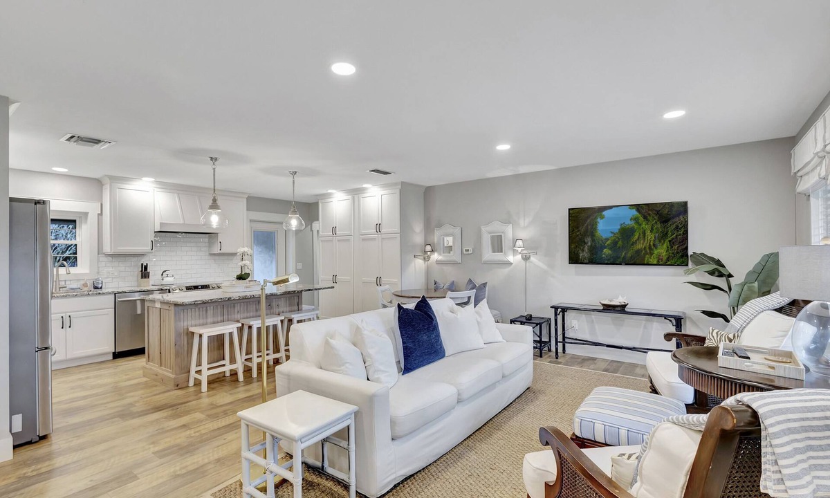 Hobe Sound House | Hobe Sound Retreat - Minutes 2 Beach + Jupiter Island - Newly Renovated