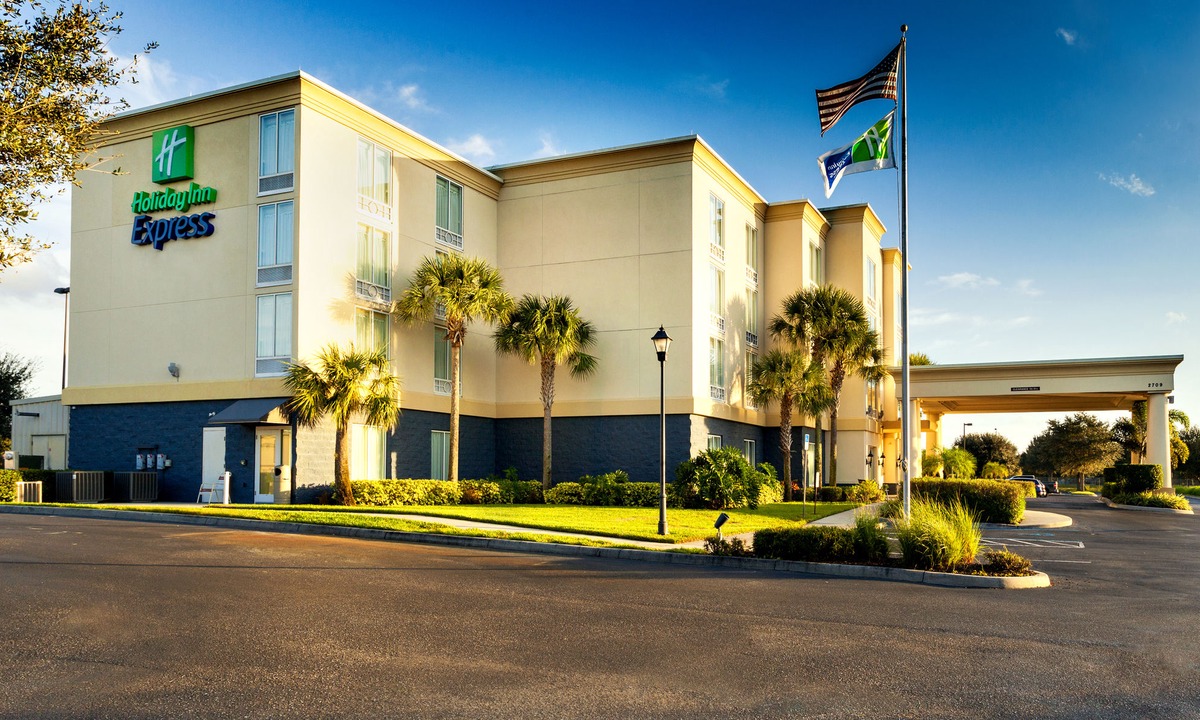 Arcadia Hotel | Holiday Inn Express Hotel and Suites Arcadia, an IHG Hotel