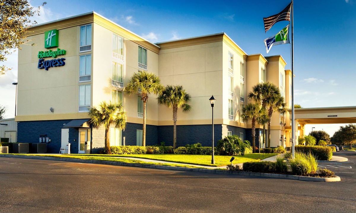 Arcadia Hotel | Holiday Inn Express Hotel and Suites Arcadia, an IHG Hotel