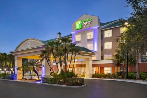 Sarasota Hotel | Holiday Inn Express & Suites Sarasota East by IHG