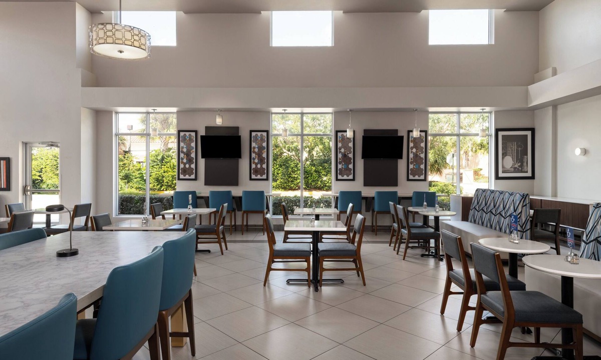 Boynton Beach Hotel | Holiday Inn Express & Suites Boynton Beach West by IHG