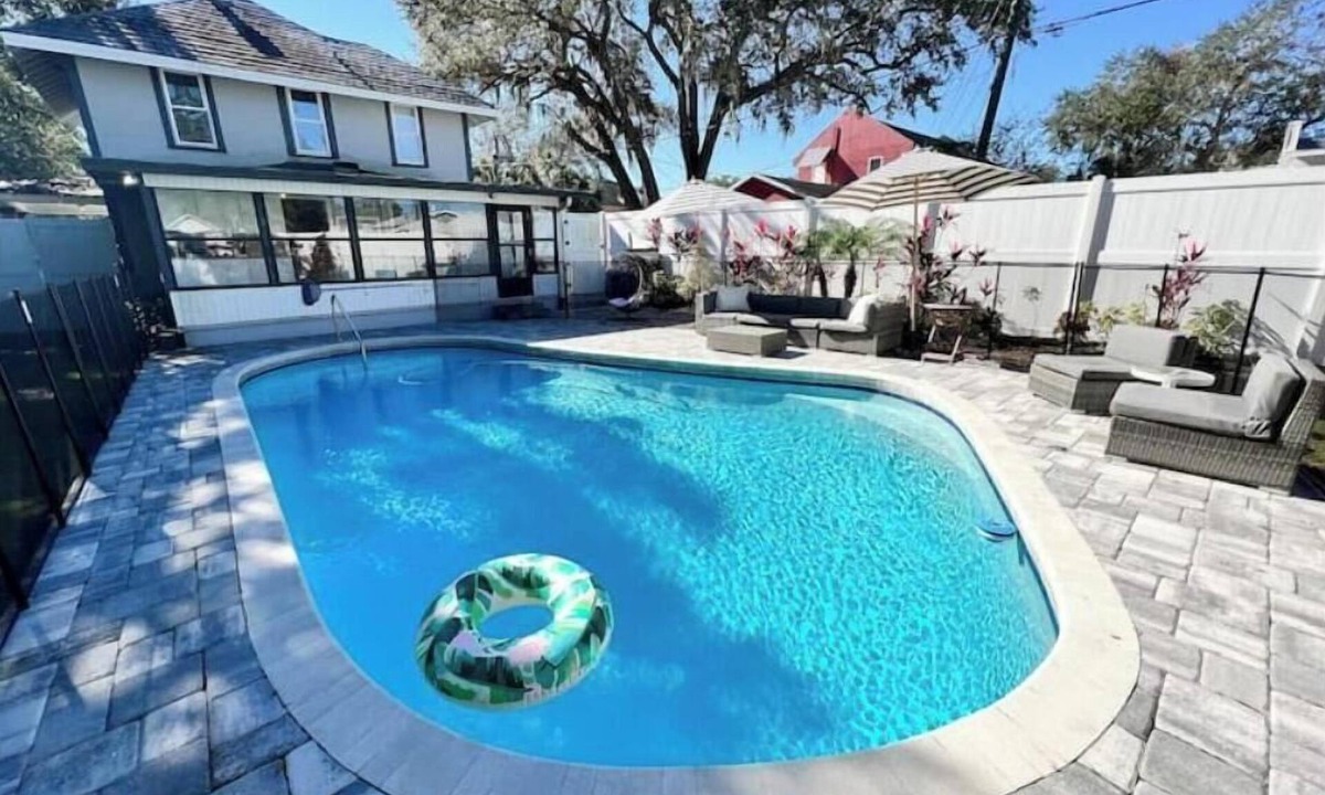 Lakeland House | Hollingsworth Pool Home