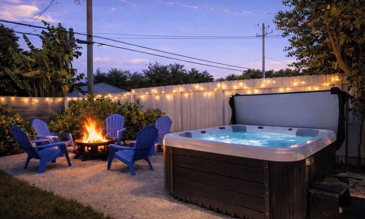 Royal Poinciana House | Hollywood Beach/Downtown/Arts District/hard-rock