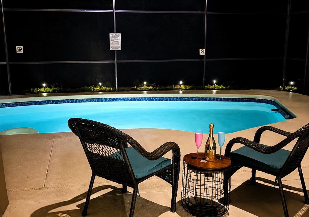 Royal Palms House | Home from Home Family Retreat Private Pool Minutes from Disney