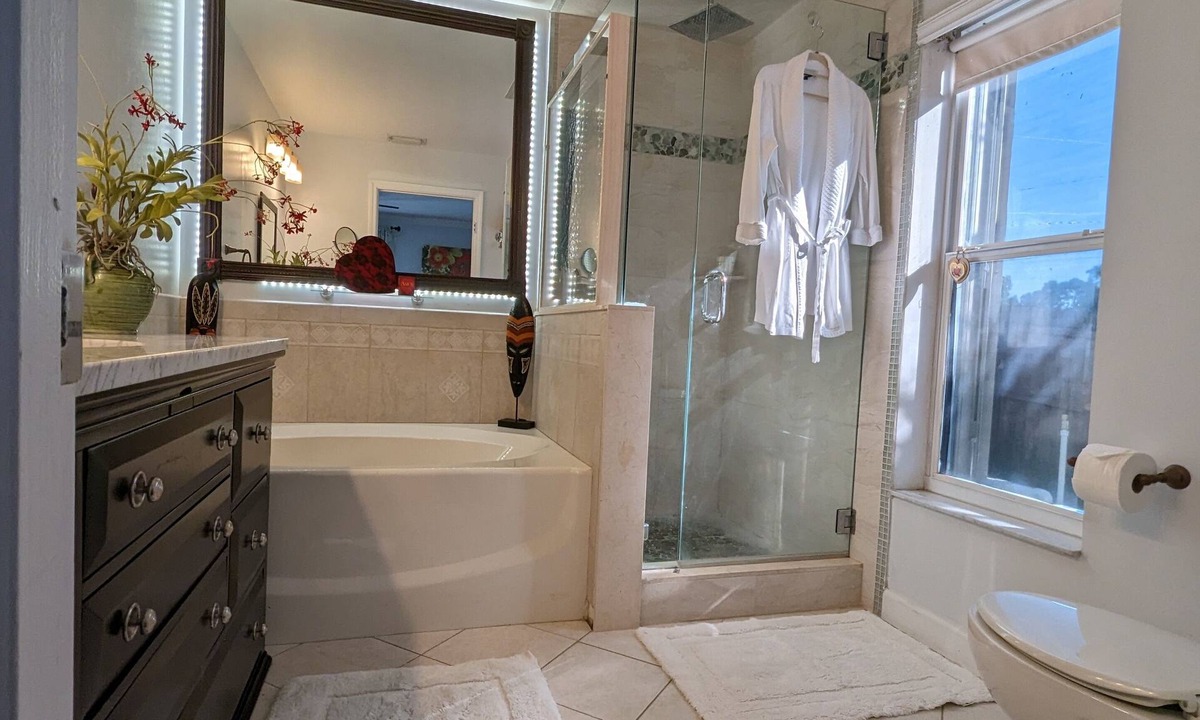 Port Saint Lucie Apartment | Honey Room Perfect Comfort with Wi-Fi & Free Parking