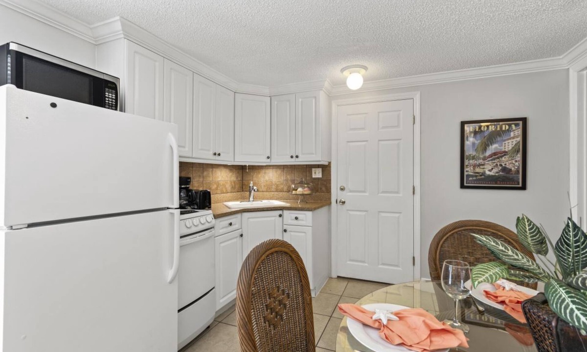 Siesta Key Village House | Honeysuckle | Pet Friendly Home Located in Siesta Key Village w/Heated Pool, Walk to Beach!