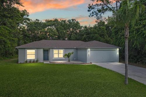 North Port House | Hot Tub, Game Room, Fire Pit, Rays, Braves Spring