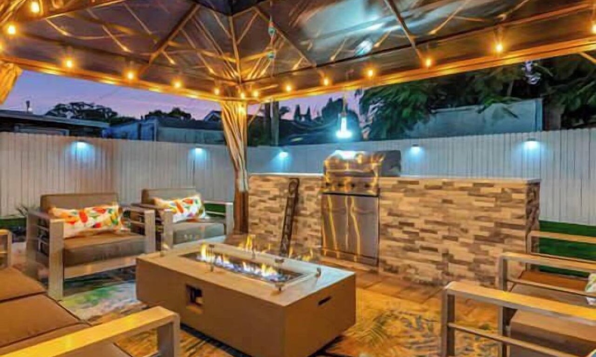 St. Petersburg - Clearwater House | Hot Tub, Mini Golf & Built-in BBQ | Near Downtown!