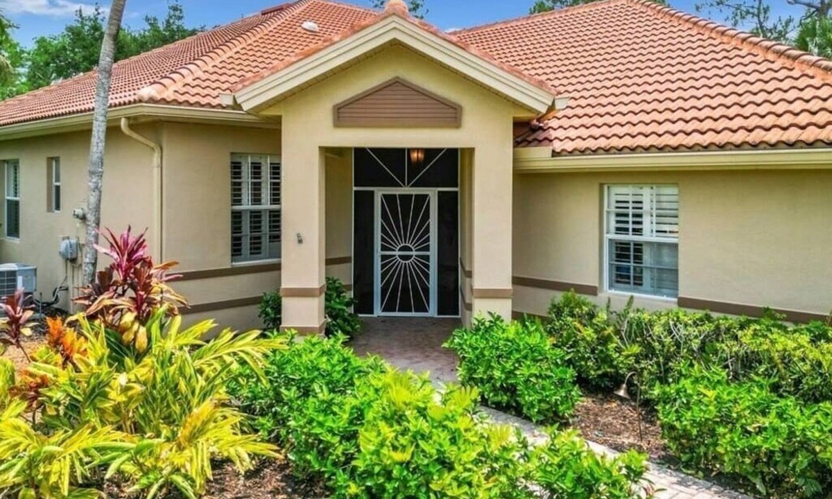 Naples Villa | House for long-term rentals in Naples, Florida