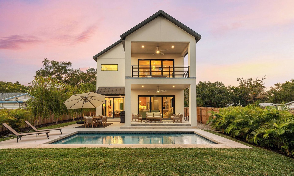 Arlington Park House | House of Agape | Modern Luxury Escape w/Pool