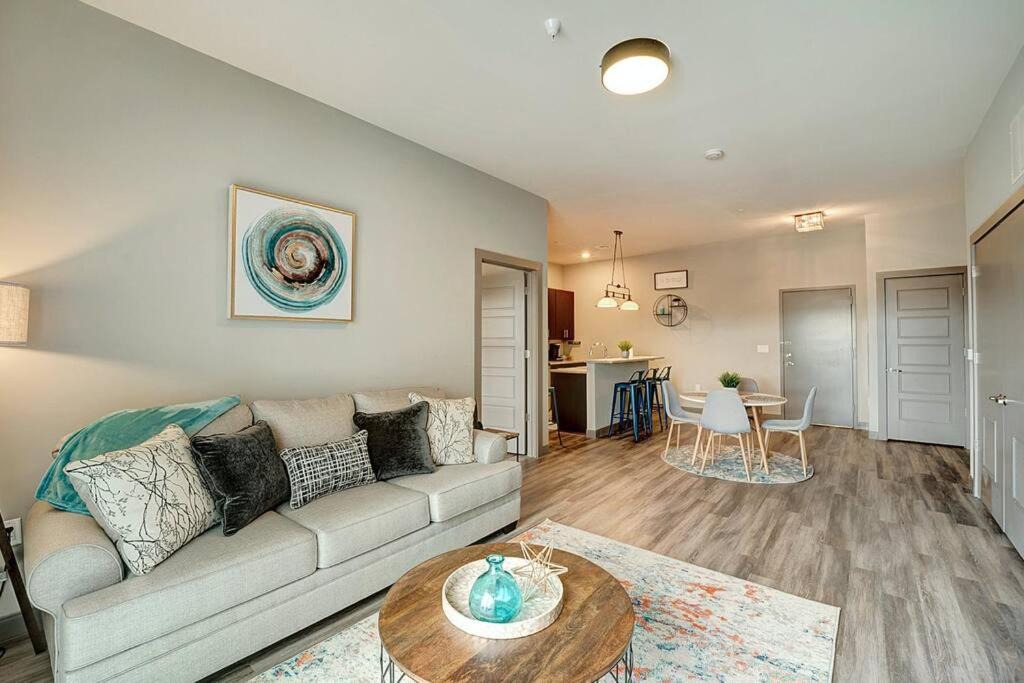 Hackensack Apartment | Huge 2 Bed 2 Bath Easy ride to NYC & Parking