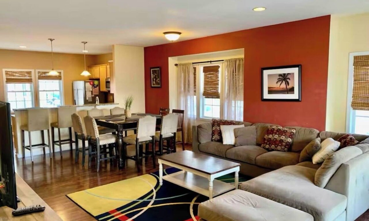 North Wildwood House | *Huge~3 levels~4 bedroom Townhome~BeachBLOCK~HeatedPOOL~WIfi