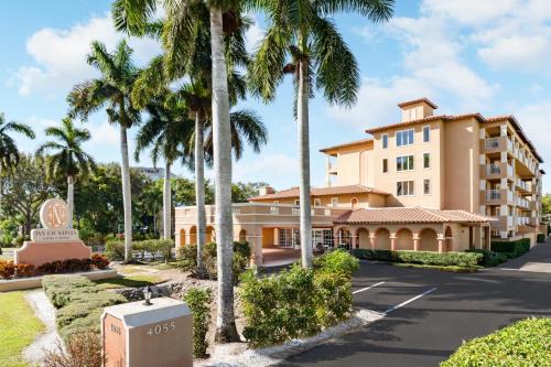 Park Shore Hotel | Inn of Naples, Tapestry Collection by Hilton
