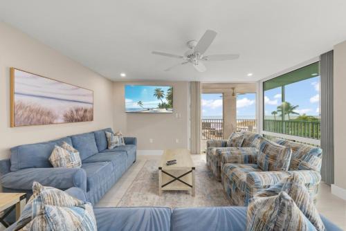 Sanibel House | Island Beach Club #220C