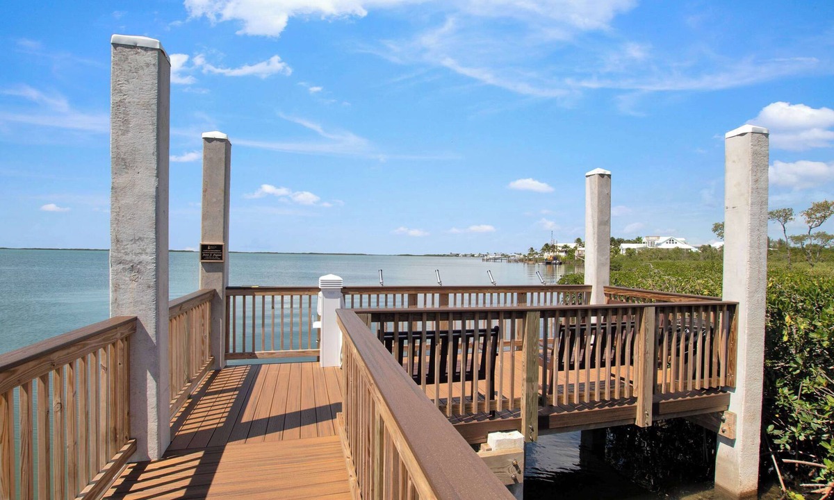 Rock Harbor Condo | Island Breeze Escape