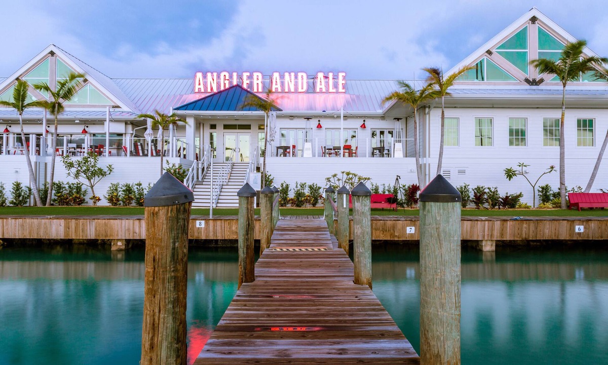 Marathon Hotel | Island Junior Suite w/Dolphin Encounters & Pools