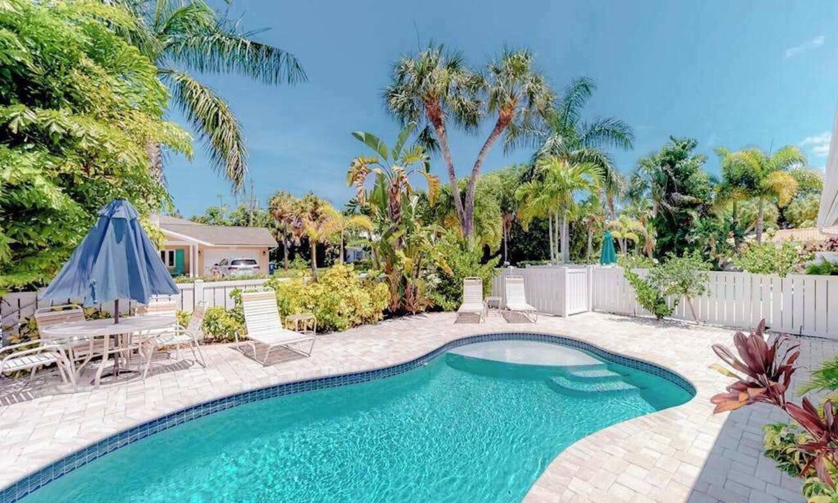 Holmes Beach Villa | Island villa with heated private pool, tranquil courtyard, easy beach access
