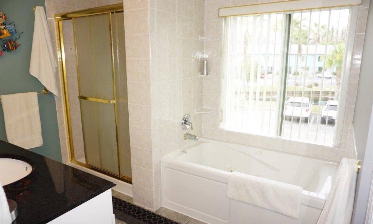Lutz Condo | Jim Miller's R-5 with Office space