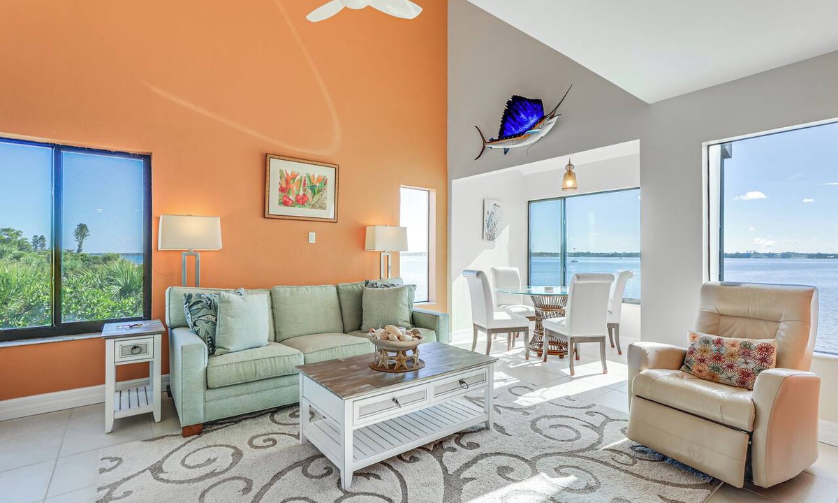 Englewood Condo | Key Retreat: Bay Views & Private Beach Access