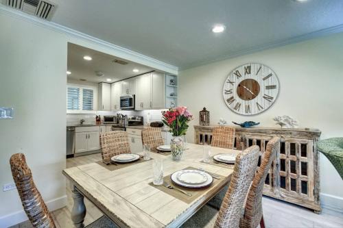 Saint Armands Key House | Kingston Arms 1st Floor