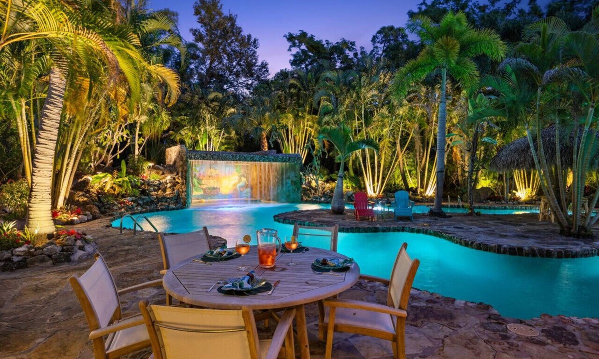 Jupiter House | Kon-Tiki Falls: Jupiter`s Exclusive Private Resort!