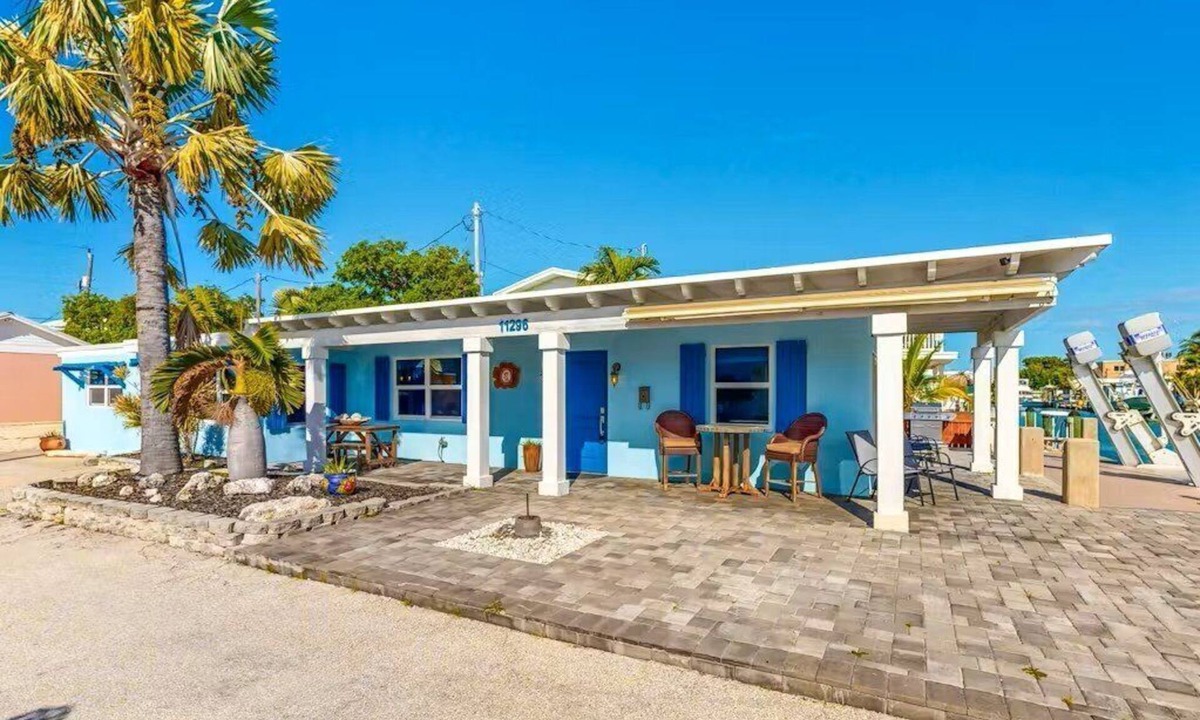 Little Venice House | La Pirata | Hgtv-Remodeled 3BR/2BA Canal Home w/Pool