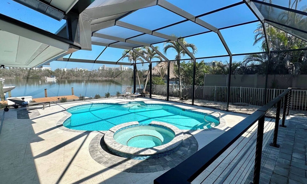 Laguna Shores House | Lagoon Getaway - Watch Dolphins Play