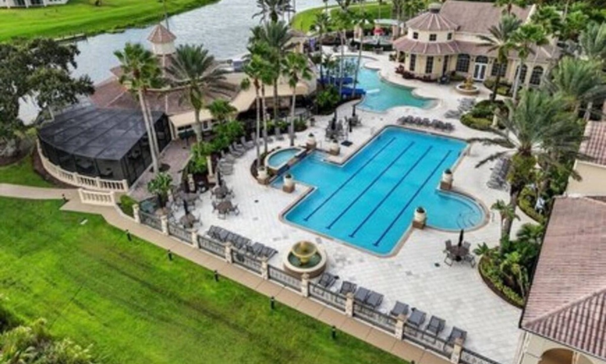 Kissimmee House | Lake Sunsets + Resort Style Living + Disney Vacation for Family, Friends & Pets