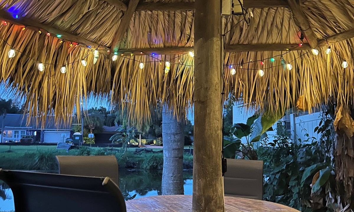 Palm Harbor House | Lake Tarpon waterfront private home in superb Palm Harbor
