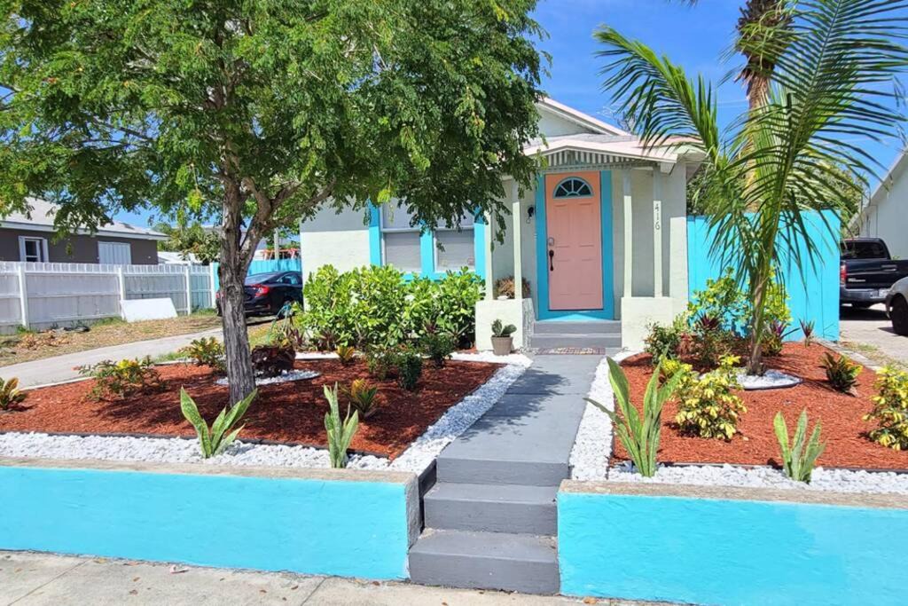 Lake Worth House | Lake Worth Beach Paradise Cove Cottage 2-1Bedroom